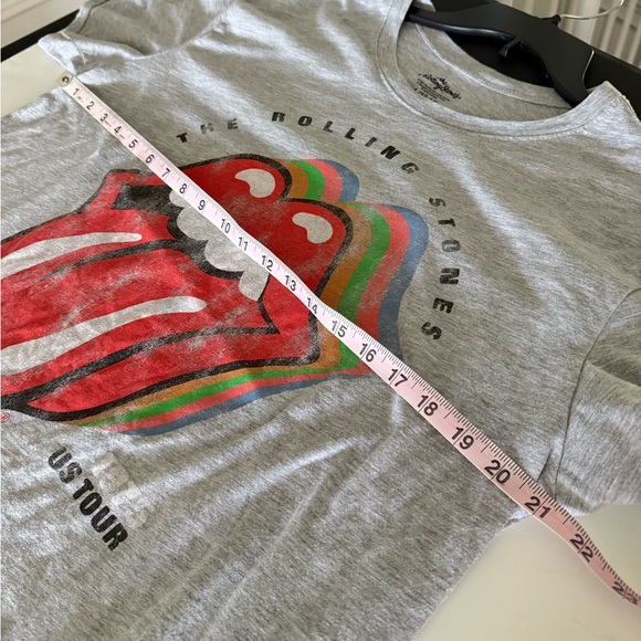 🏴☠️Bundle 5 for $25🏴☠️ 2024 The Rolling Stones 1975 US Tour Tshirt-Large - Picture 8 of 9
